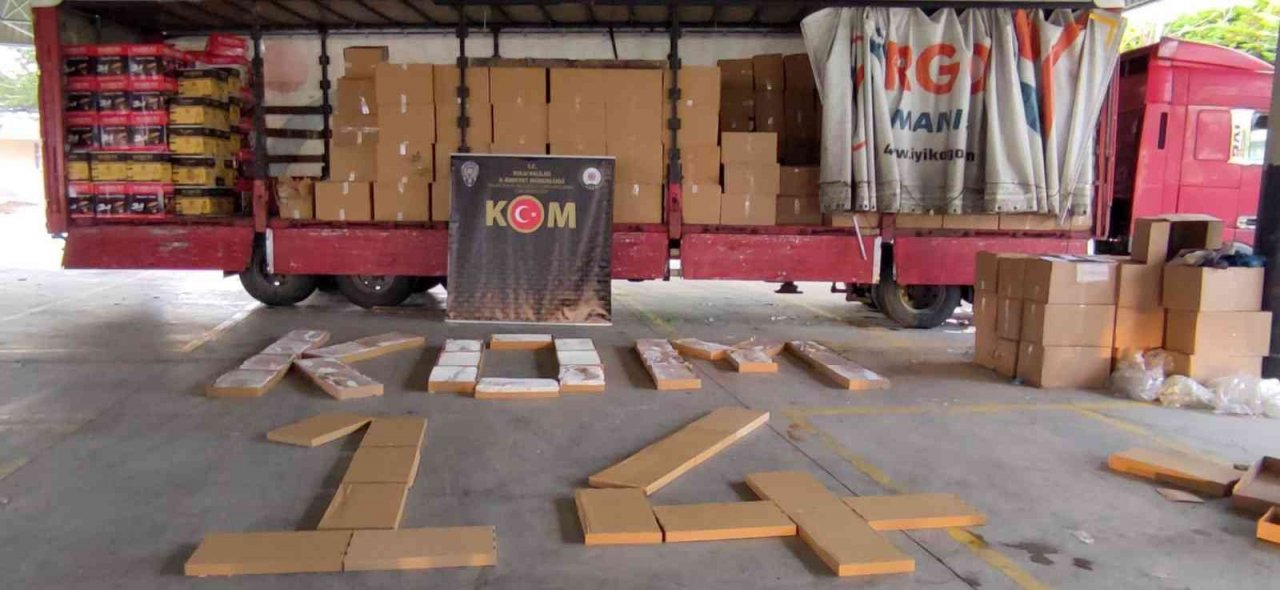 Koliler içerisine gizlenmiş 7 milyon 645 bin kaçak sigara ele geçirildi