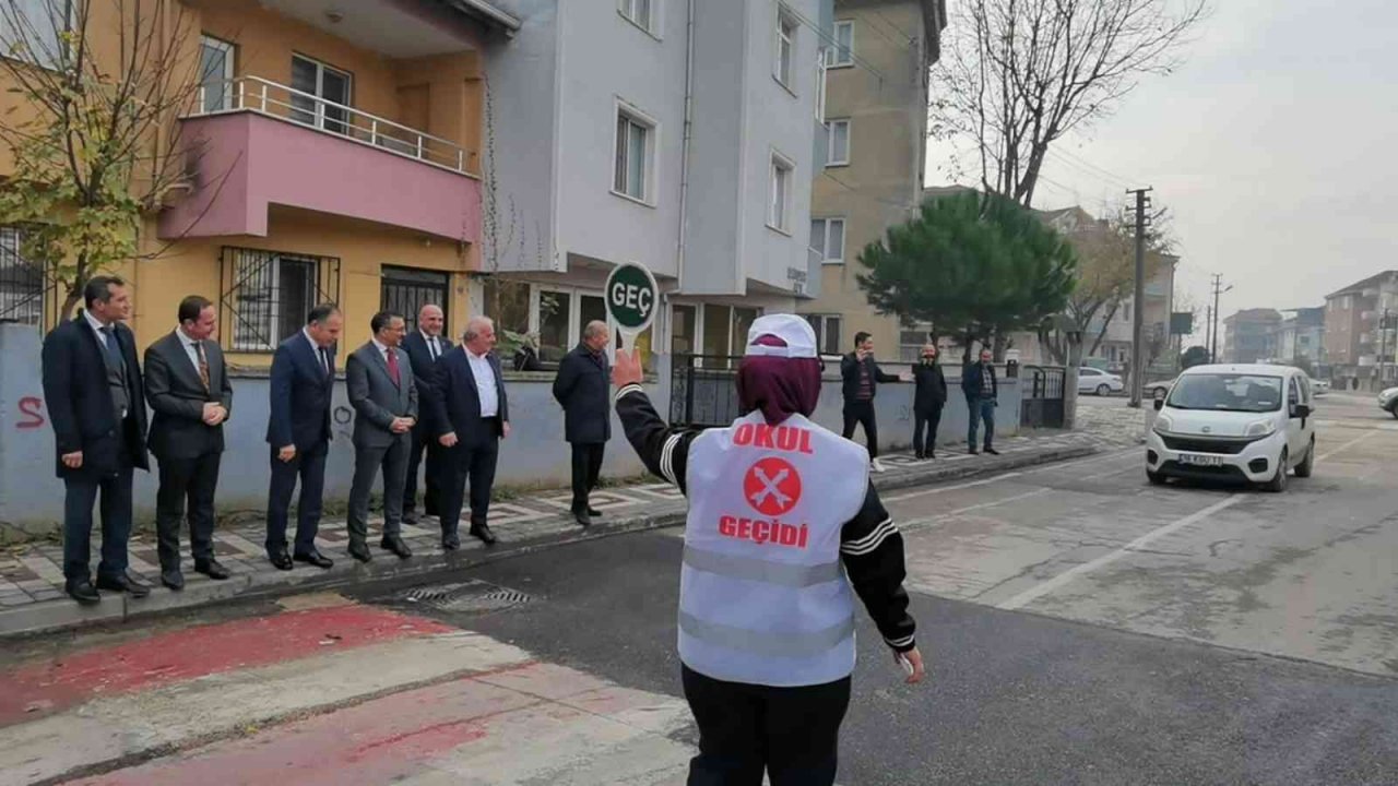 Bursa’da okul önlerinde kurallara uymayan sürücülere bu ekip ceza yazacak