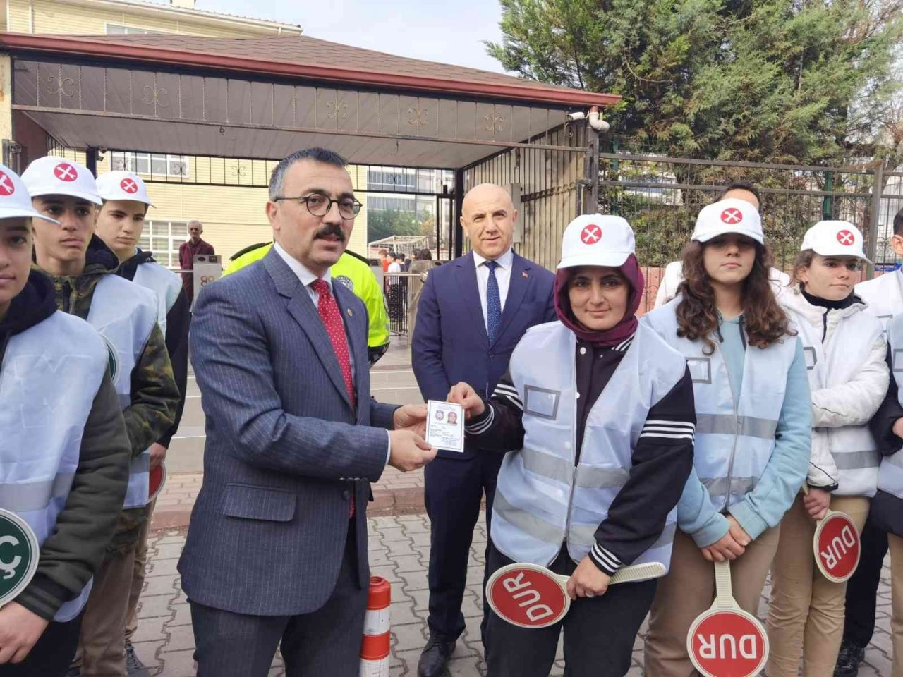 Bursa’da okul önlerinde kurallara uymayan sürücülere bu ekip ceza yazacak