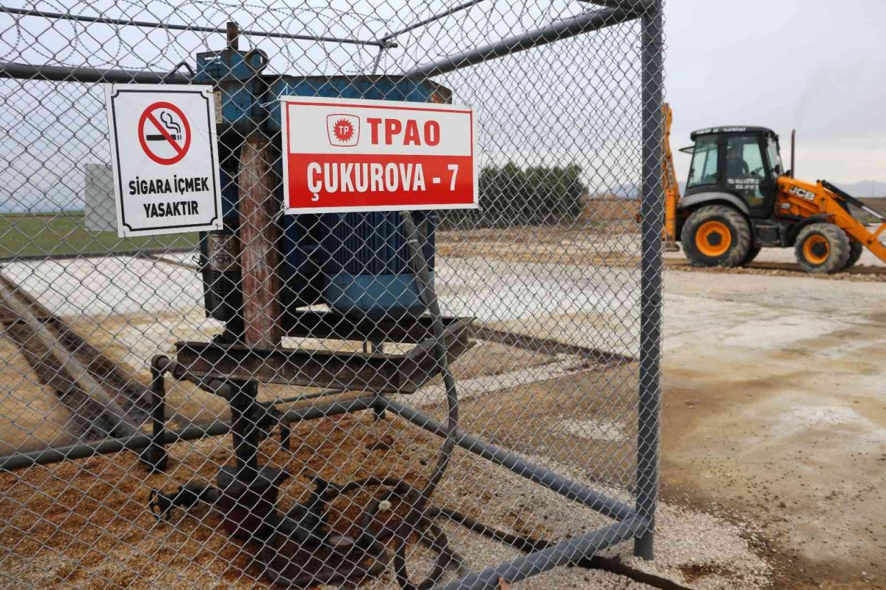 Adana’da su seviyesinde çıktı: "Çukurova 7" isimli kuyudan petrol fışkırdı