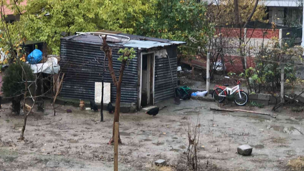 Kömürlüğe giren anne kahroldu, oğlunun cansız bedeni ile karşılaştı