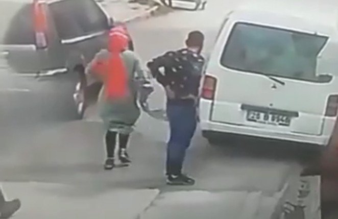 Cinayet anı güvenlik kameralarına yansıdı