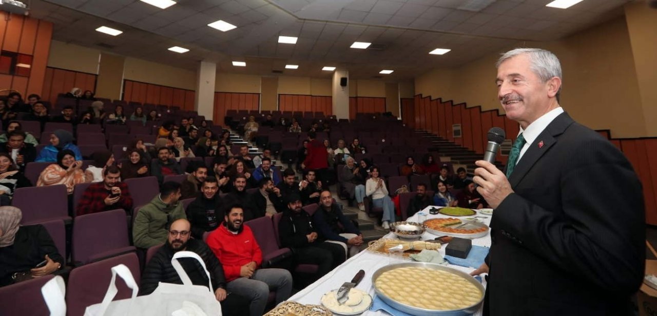 GAÜN’lü öğrencilere baklava semineri