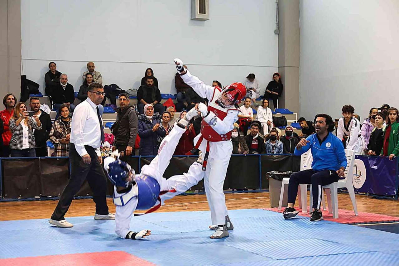 Bayraklı Belediyesi’nden 3 yılda 666 madalya