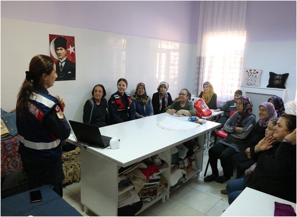 272 kadının telefonuna KADES uygulaması indirildi