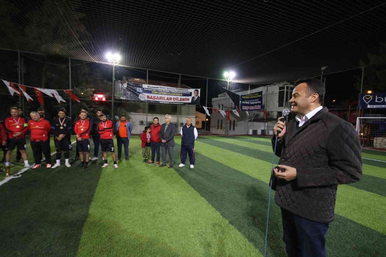 Kalkan Halı Saha Turnuvası tamamlandı