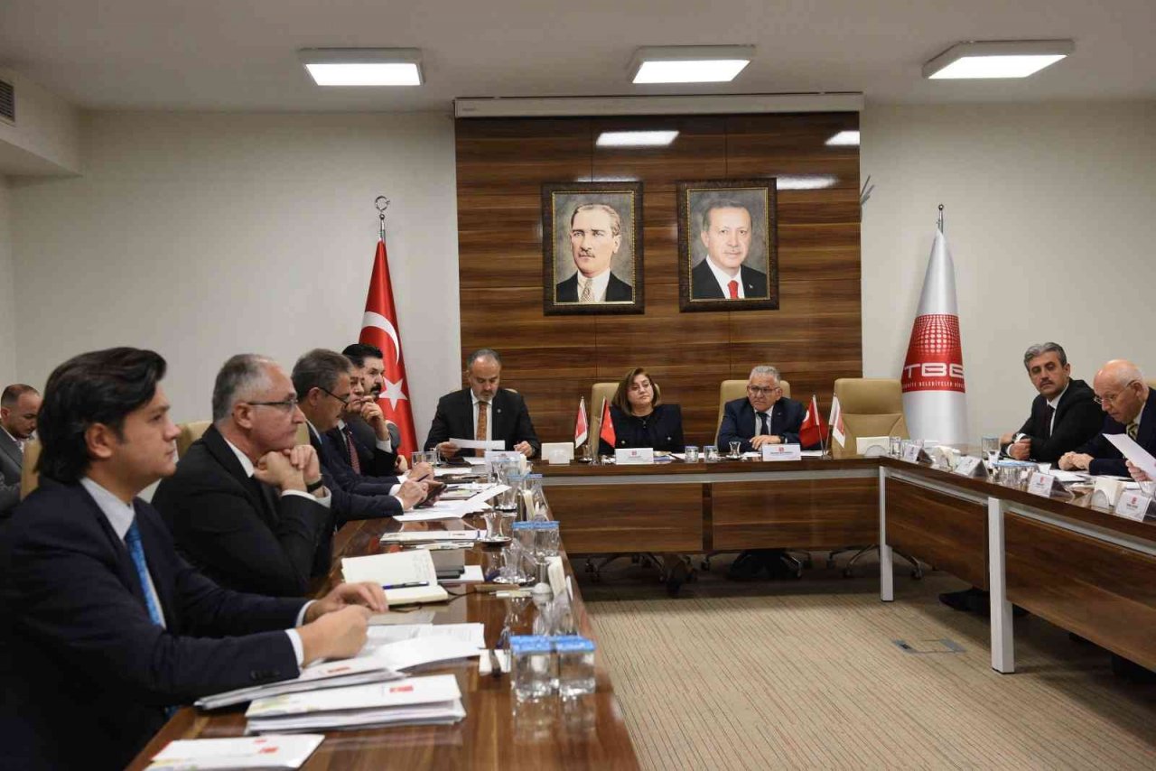 Başkan Büyükkılıç, AK Parti Genişletilmiş İl Başkanları Toplantısı’na katıldı