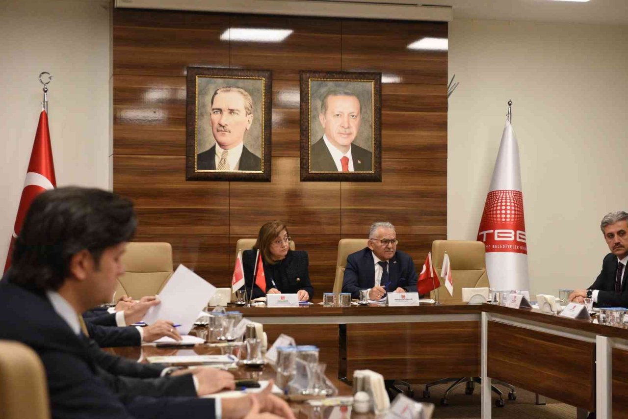 Başkan Büyükkılıç, AK Parti Genişletilmiş İl Başkanları Toplantısı’na katıldı
