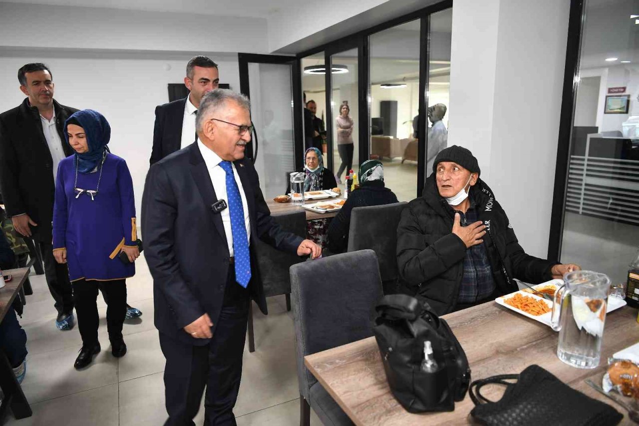 Hasta yakınlarına 5 yıldızlı otel konforunda hizmet: Hasta ve Hasta Yakınları Misafirhanesi