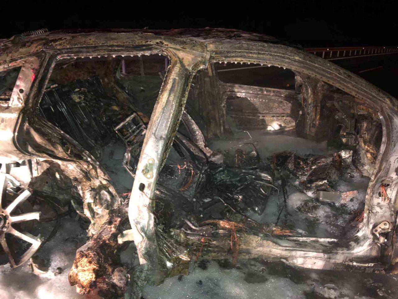 Ankara-Niğde Otobanında kaza;3 ölü 1 yaralı