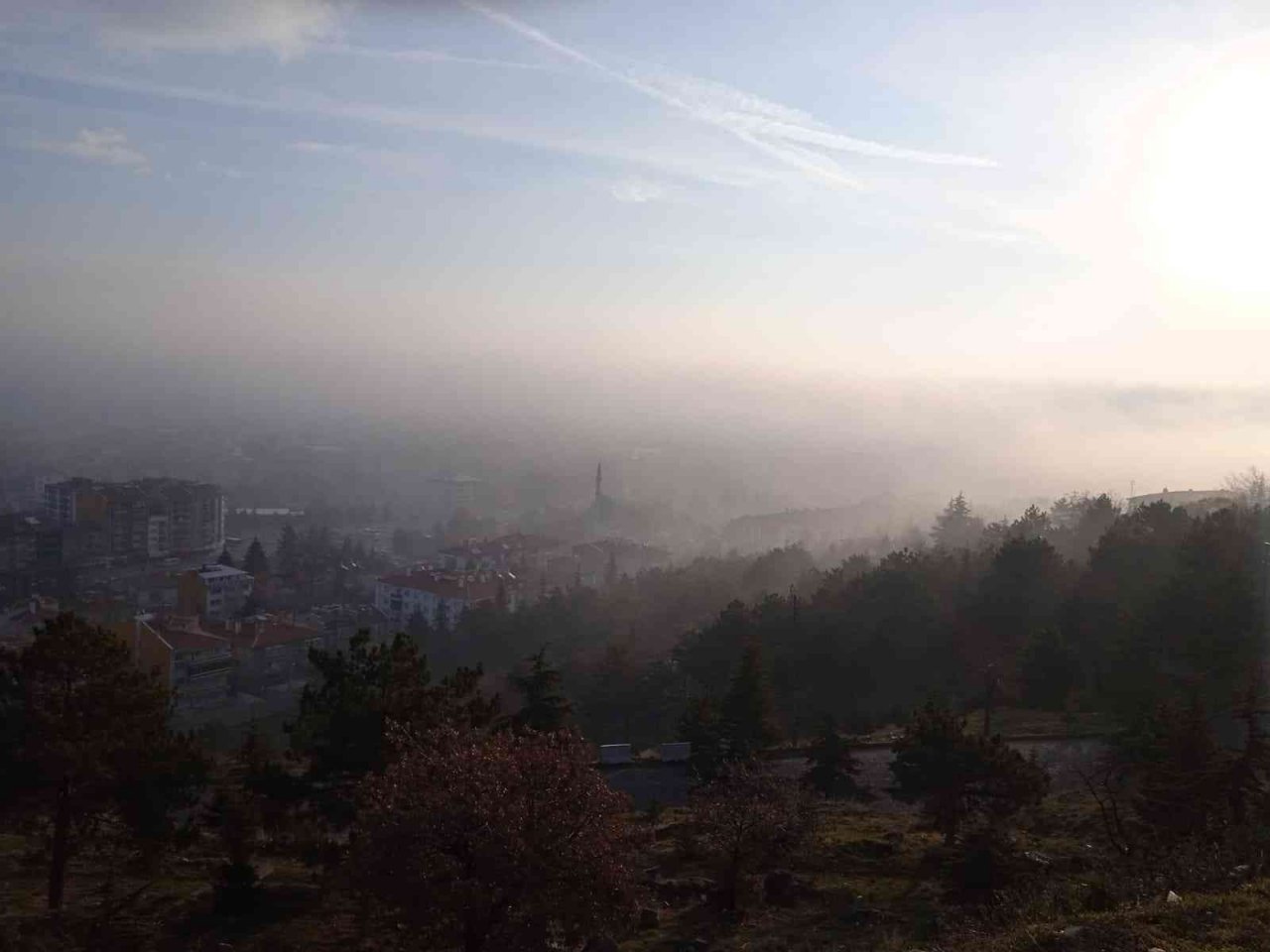 Afyonkarahisar’da sisli hava etkili oldu