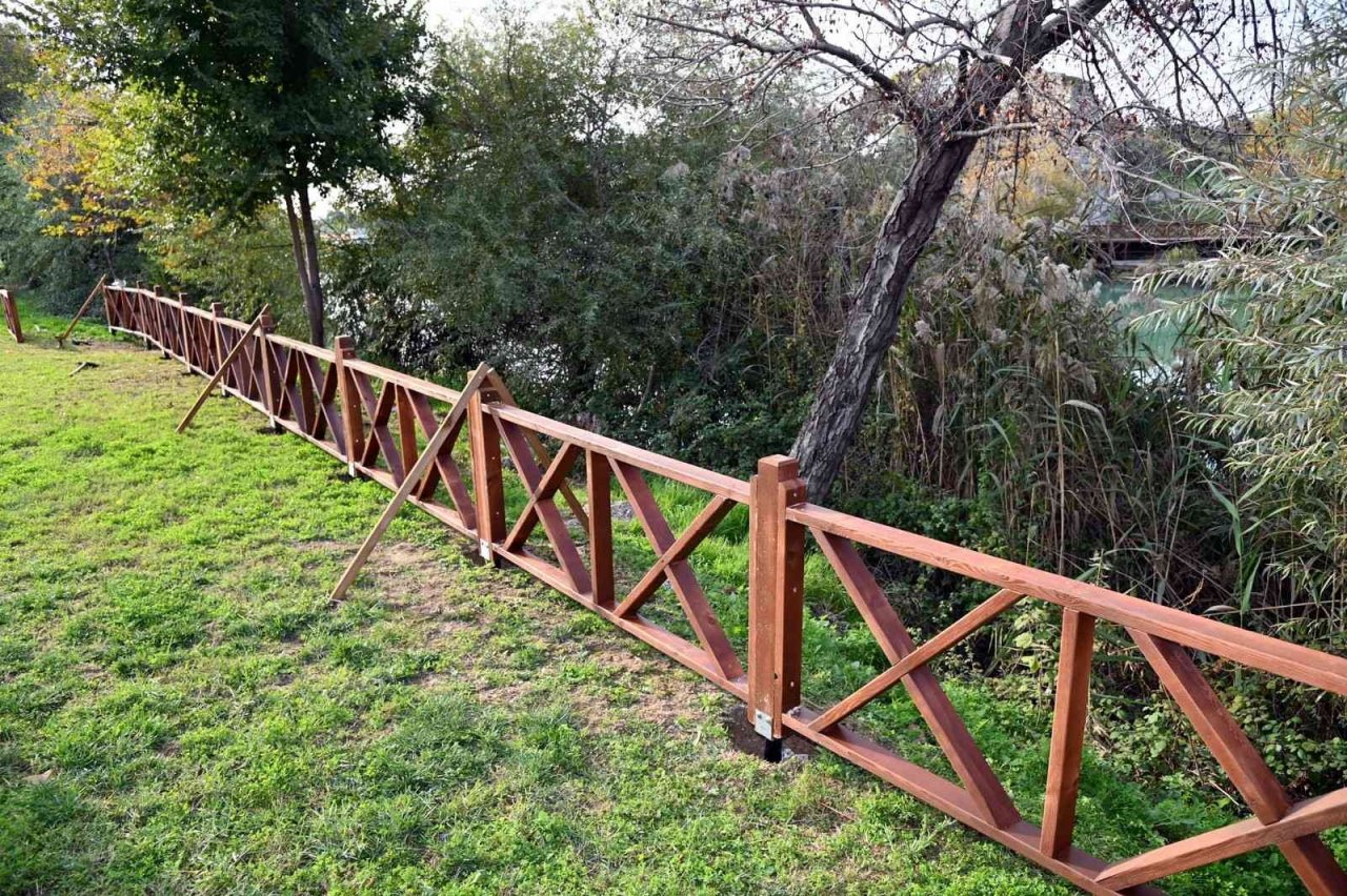 Irmak kenarlarına korkuluklu önlem