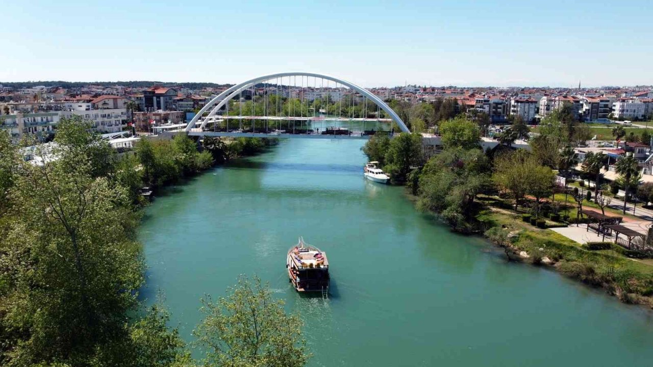 Irmak kenarlarına korkuluklu önlem