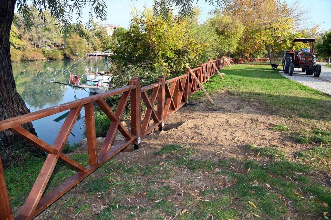 Irmak kenarlarına korkuluklu önlem