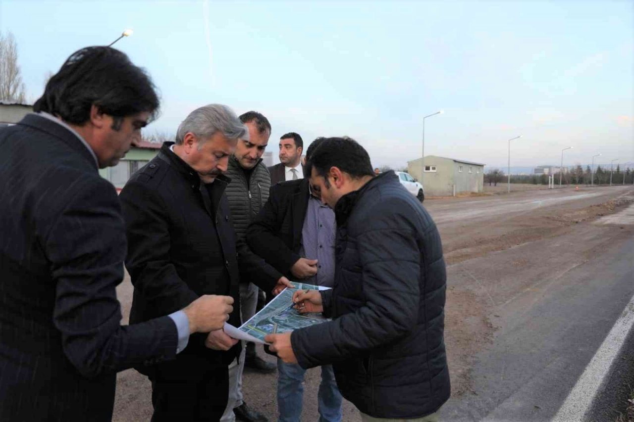 Melikgazi, daha konforlu ve seri ulaşım için yeni alternatif yol çalışmasına başladı