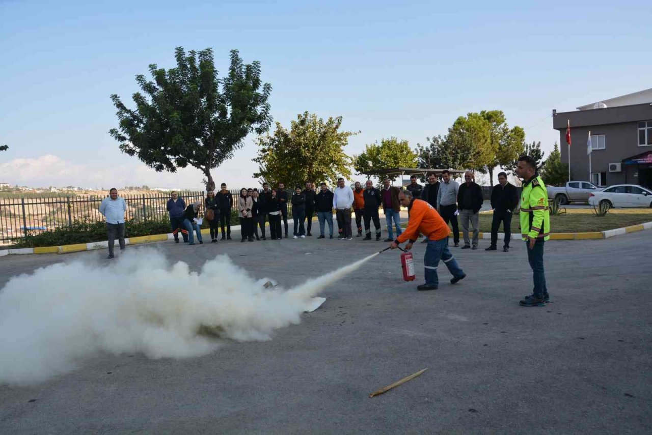 Mersin Büyükşehir Belediyesi personellerine yangın eğitimi