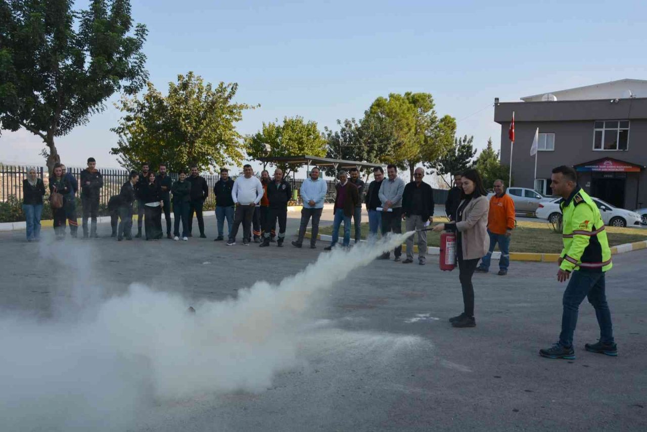 Mersin Büyükşehir Belediyesi personellerine yangın eğitimi