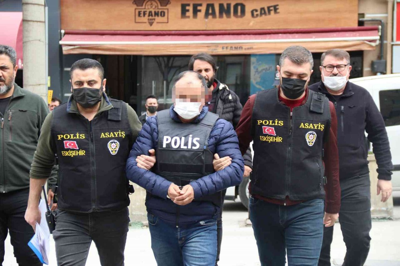 Cinayet anı güvenlik kameralarına yansıdı