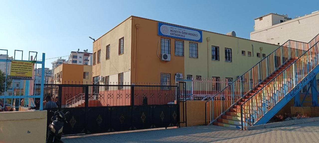 Okulda dehşet: Mersin’de kız öğrenci tuvalette bıçaklanarak öldürüldü