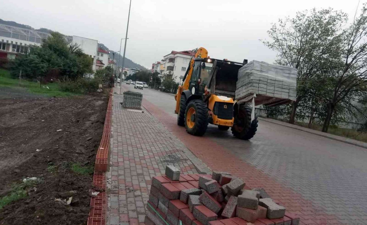 Ortaca genelinde yol bakım ve yenileme çalışmaları sürüyor