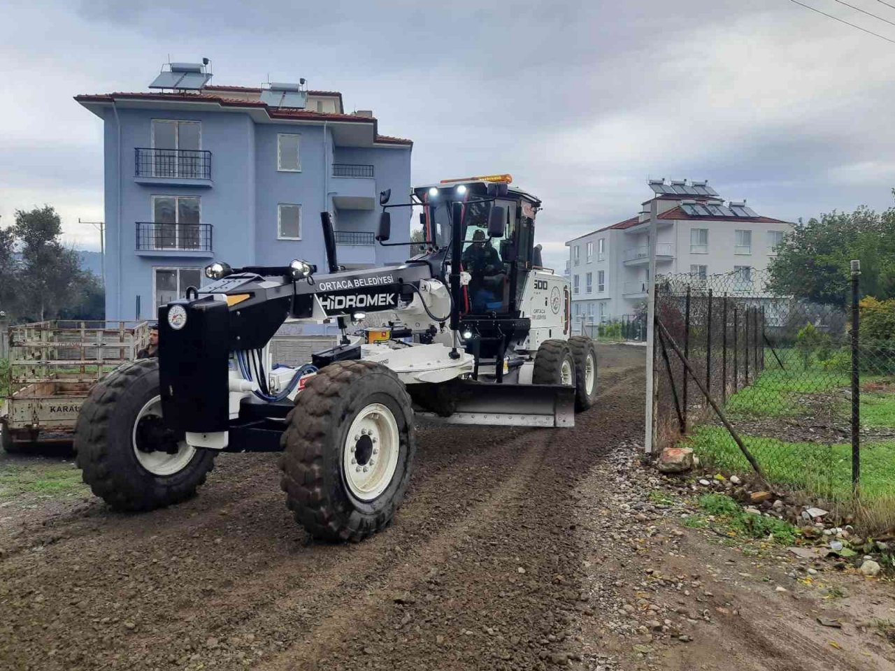 Ortaca genelinde yol bakım ve yenileme çalışmaları sürüyor