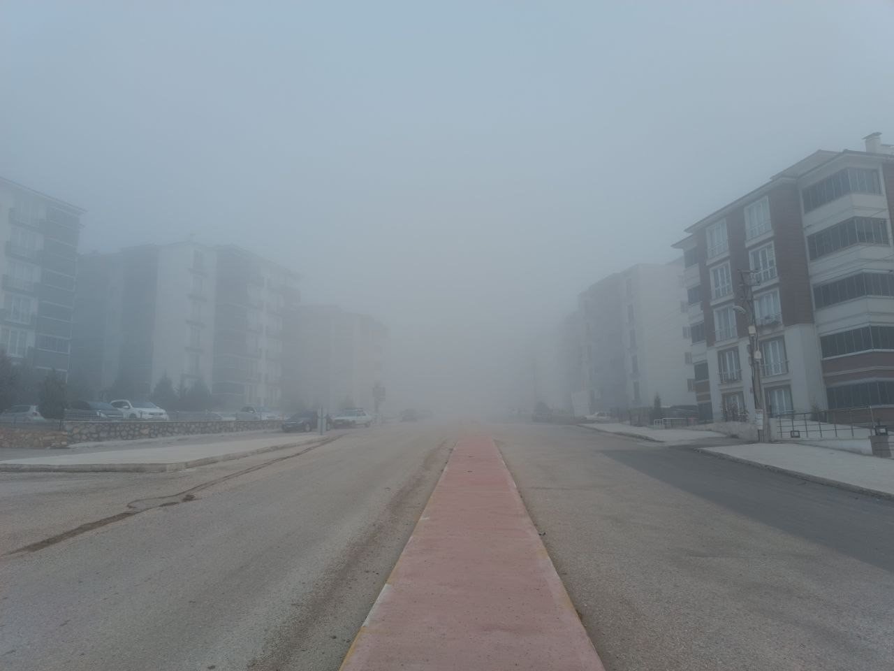 Yoğun sis şehrin tamamına hakim oldu