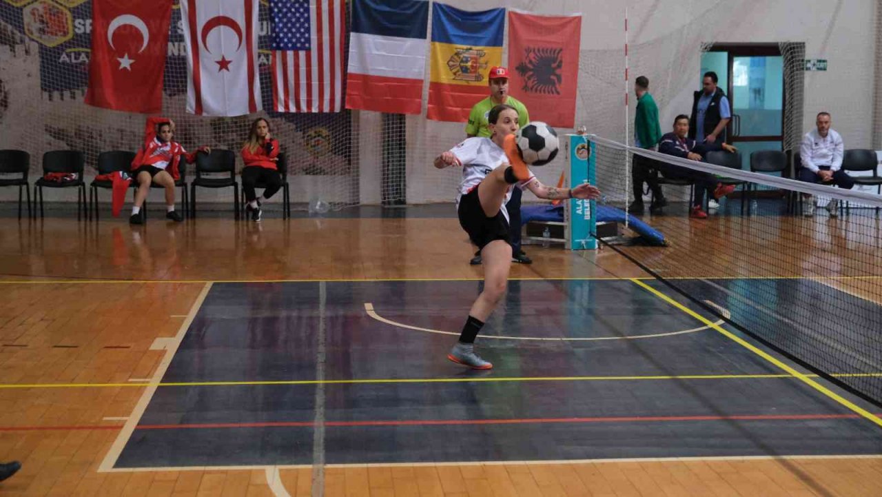 Ayak Tenisi Dünya Şampiyonası Alanya’da başladı