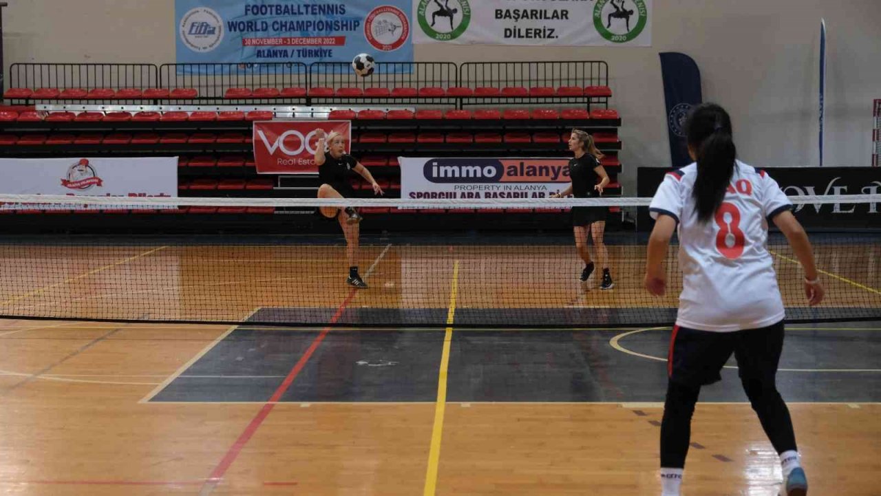 Ayak Tenisi Dünya Şampiyonası Alanya’da başladı