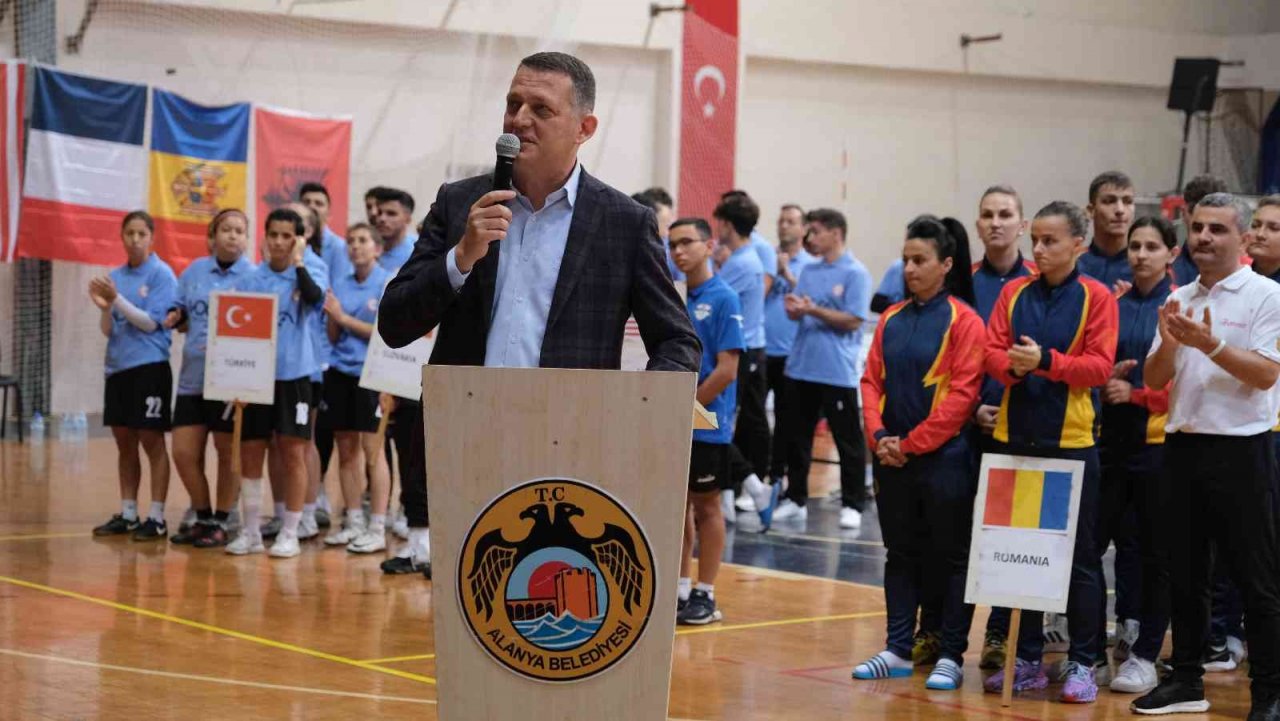 Ayak Tenisi Dünya Şampiyonası Alanya’da başladı