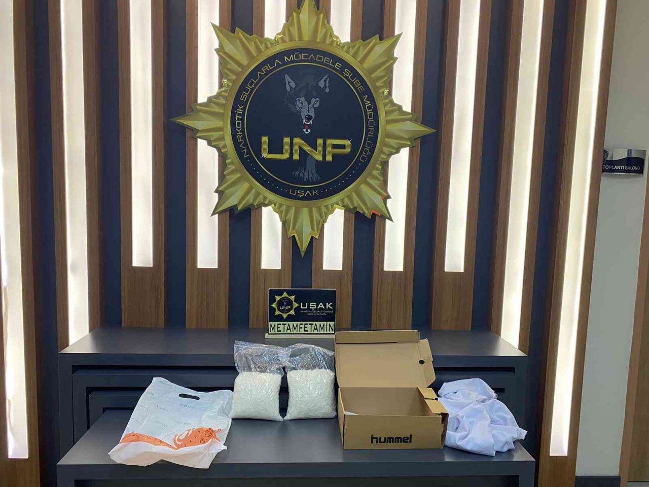 Uşak’ta 1 milyon değerinde 2 kilo metamfetamin yakalandı