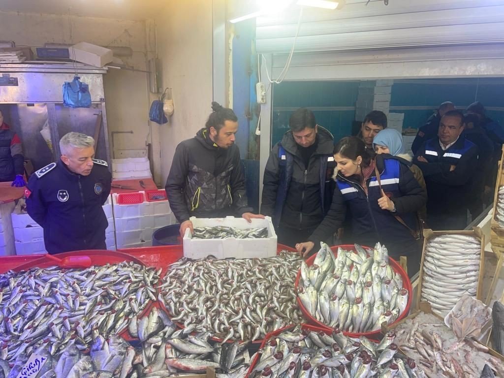 Balık satış yerlerine denetim yapıldı
