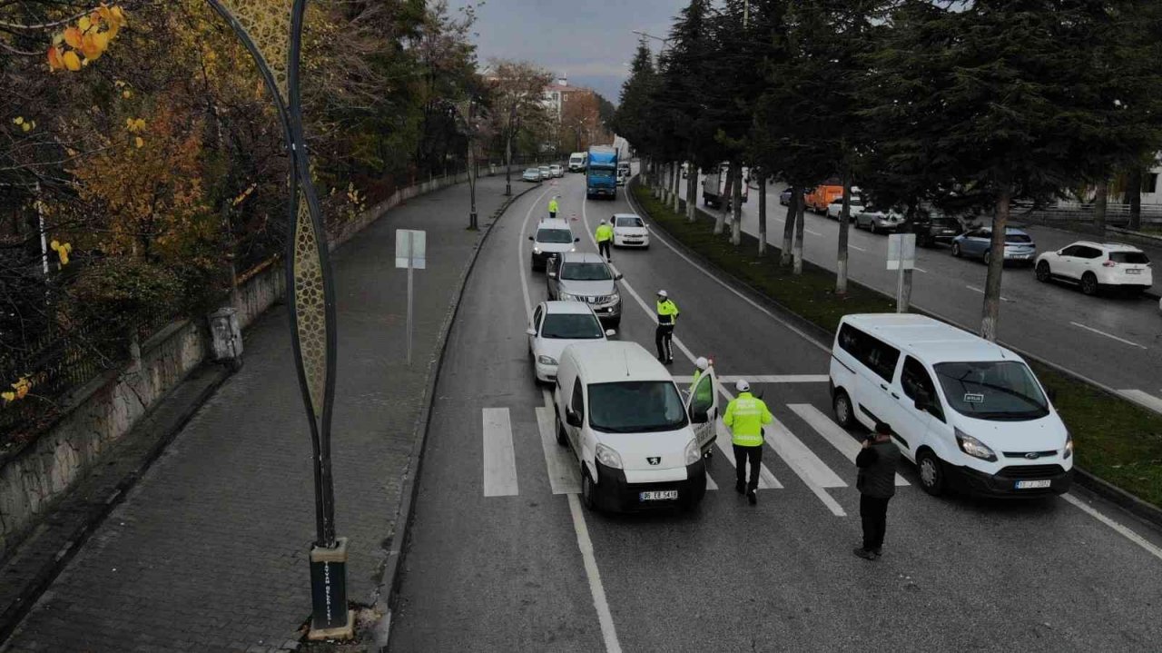 Tatvan’da zorunlu kış lastiği denetimi yapıldı