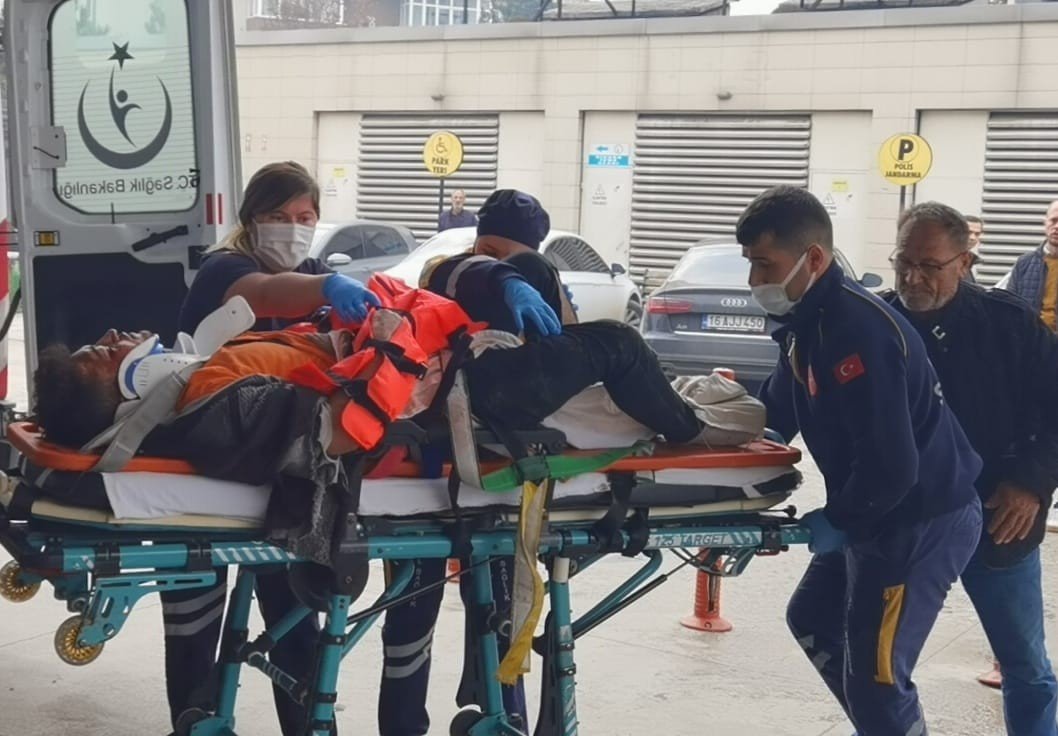 Fabrika inşaatından düşen işçi ağır yaralandı