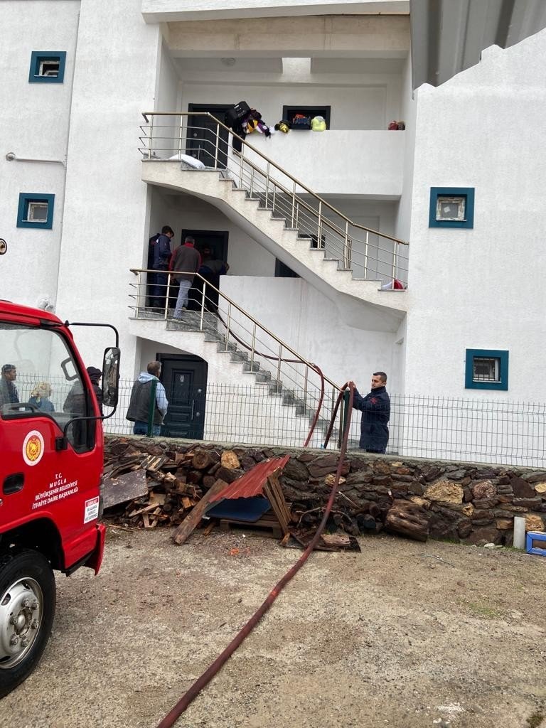 Çamaşır makinesinden yangın çıktı