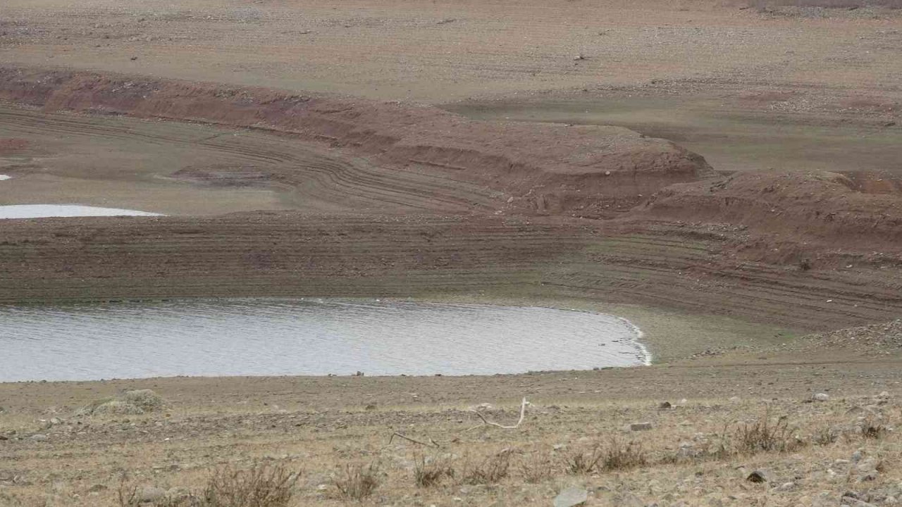 Bayramiç Barajı kuruma noktasına geldi