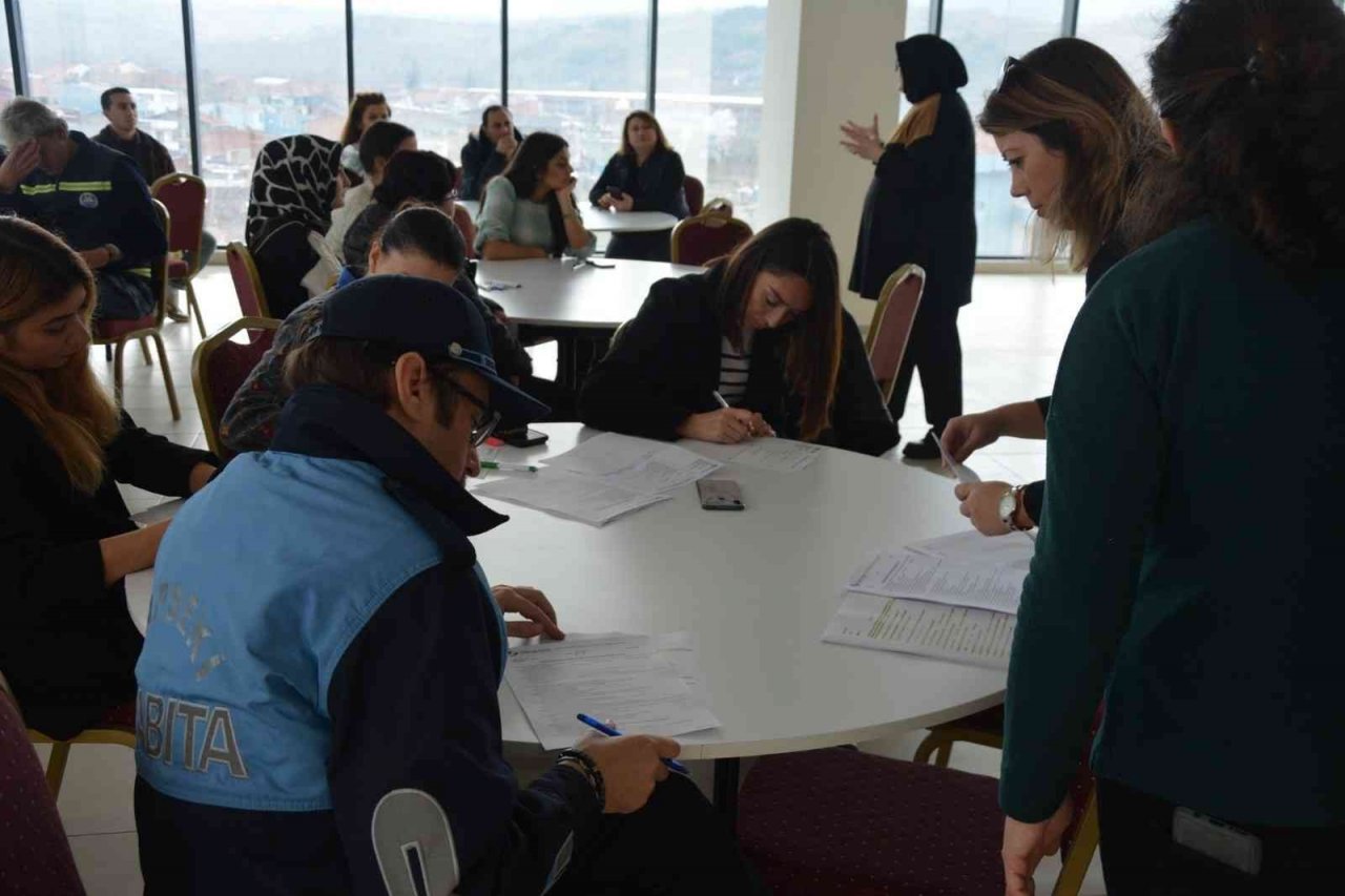 Lapseki Belediyesi personeline Temel İş Sağlığı ve Güvenliği Eğitimi verildi