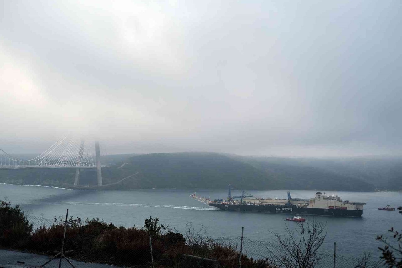 ’’Castorone’’ İstanbul Boğazı’ndan geçti