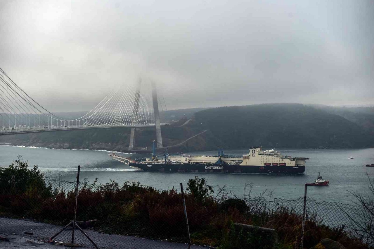 ’’Castorone’’ İstanbul Boğazı’ndan geçti