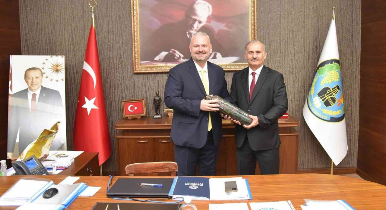 Pehlivan: "Menemen çömlekçiliğinin dünyaya açılması için elimizden geleni yapacağız"