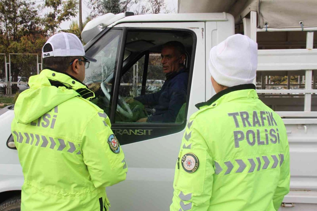 Elazığ’da kış lastiği denetimleri başladı