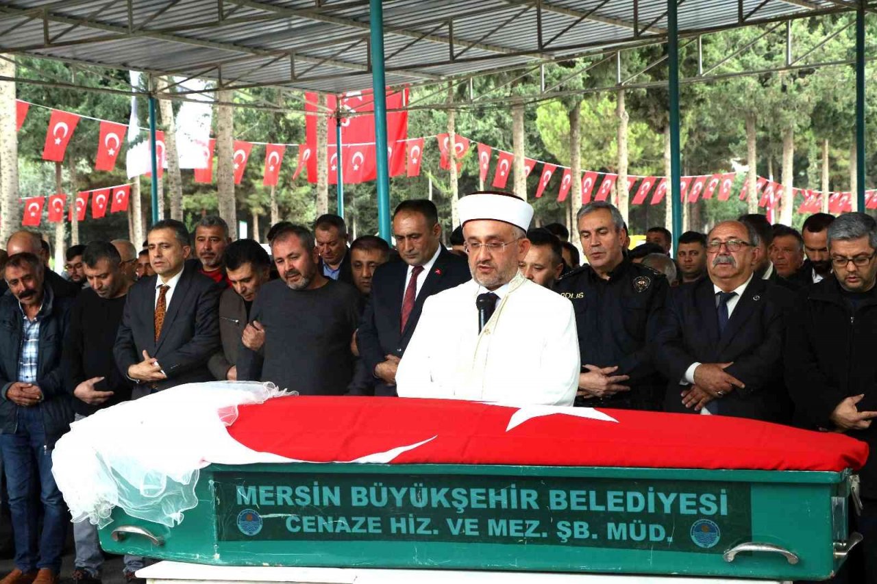 Okulda öldürülen öğrenci, beyaz duvağıyla son yolculuğuna uğurlandı