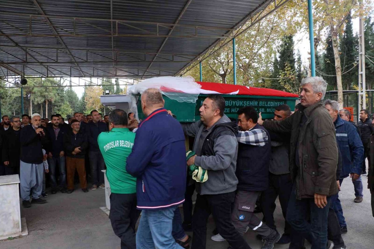 Okulda öldürülen öğrenci, beyaz duvağıyla son yolculuğuna uğurlandı