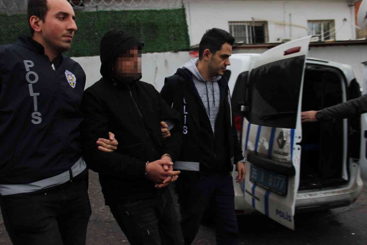 Doktorun burnunu kırarak güvenlik görevlisini de darp eden şüpheli adliyede