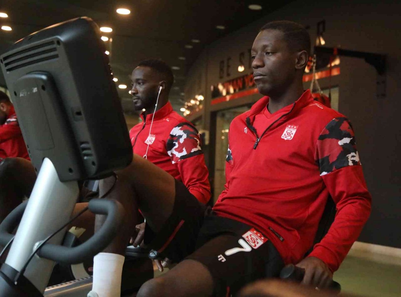 Sivasspor salonda çalıştı