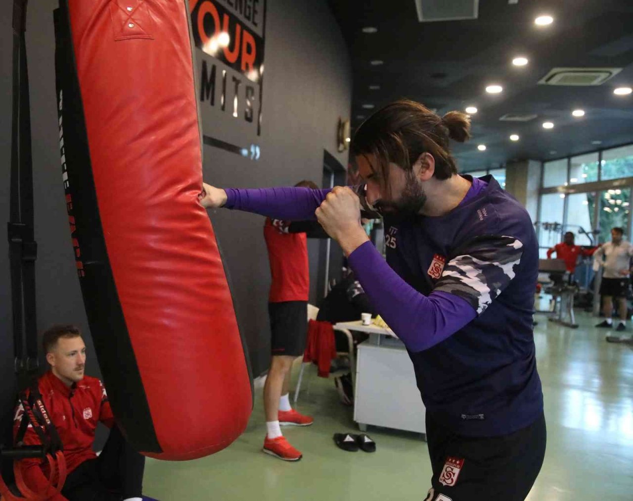 Sivasspor salonda çalıştı