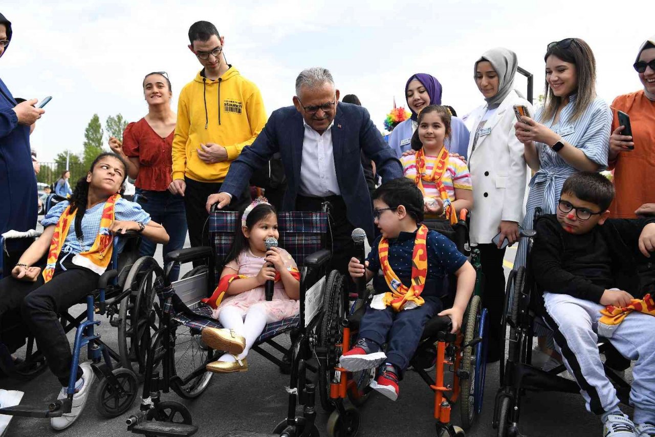 Engelliler Günü’ne Özel Orhan Hakalmaz Konseri