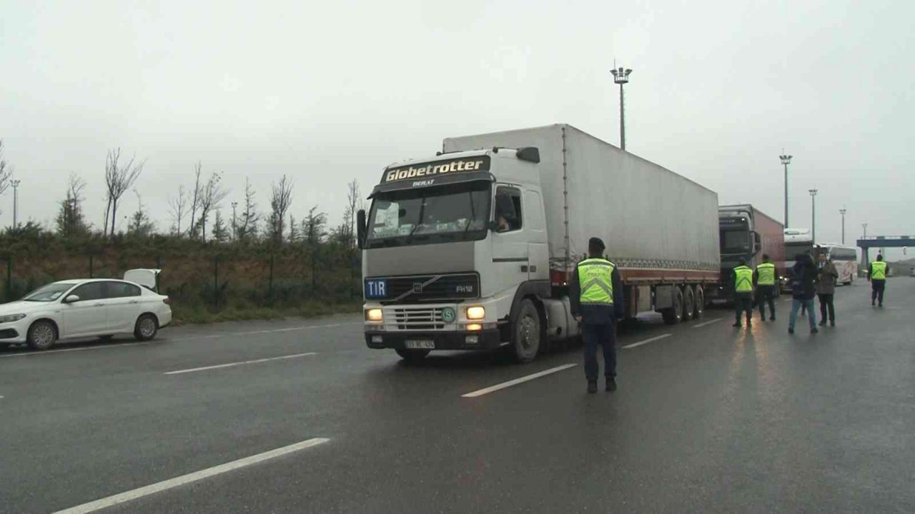 Jandarmadan kış lastiği denetimi