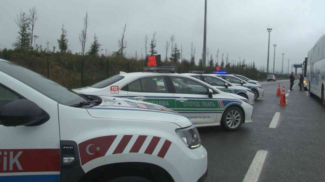 Jandarmadan kış lastiği denetimi