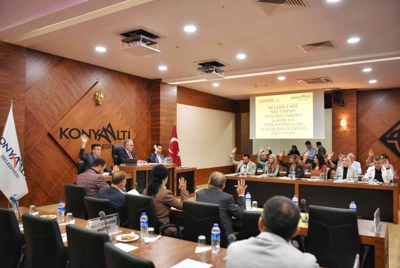 Konyaaltı’nda yılın son meclis toplantısı yapıldı
