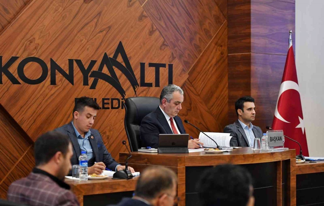 Konyaaltı’nda yılın son meclis toplantısı yapıldı